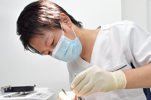 関根歯科医院 初診の流れ　ステップ６・治療開始・メインテナンス方法やご自宅でのケアについてご説明。